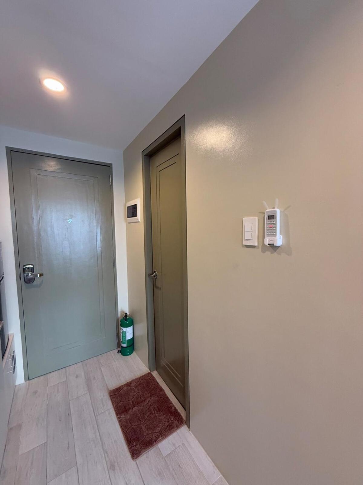 Modern And Cozy Unit With Balcony Near Ayala Center *