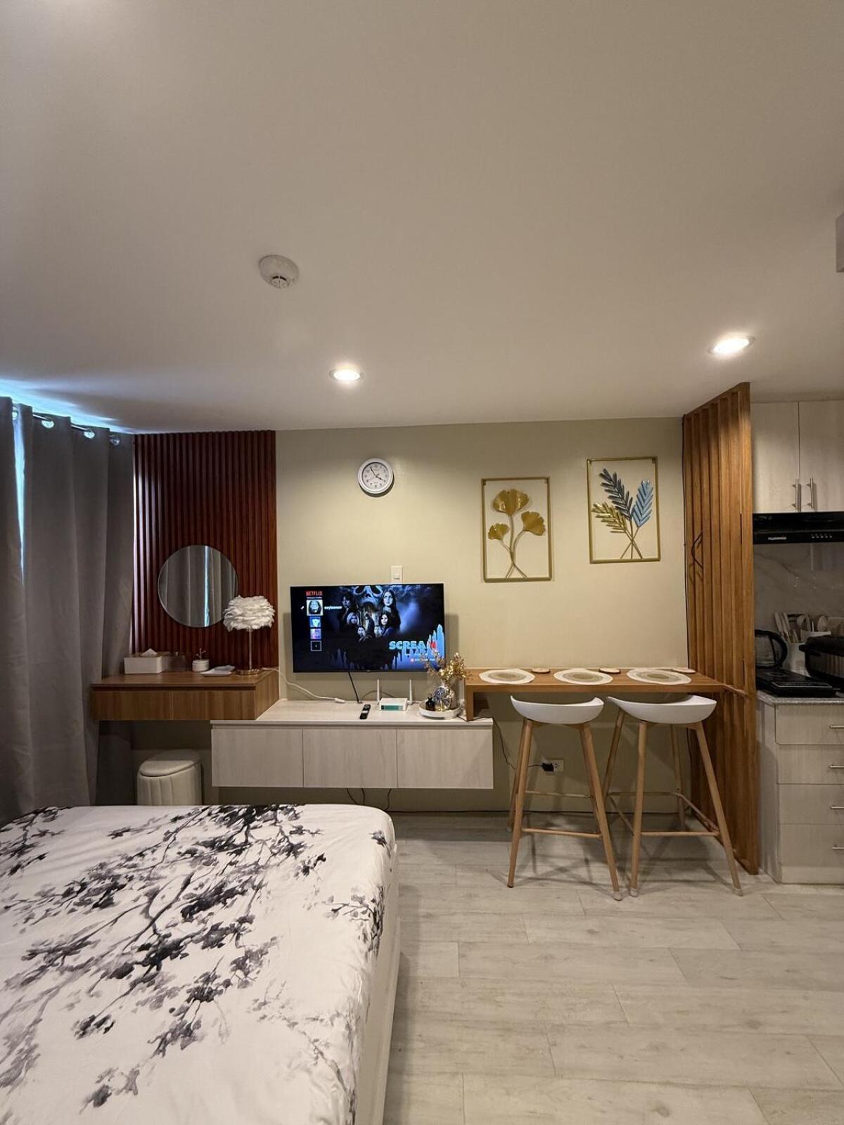 Apartment Modern And Cozy Unit With Balcony Near Ayala Center *
