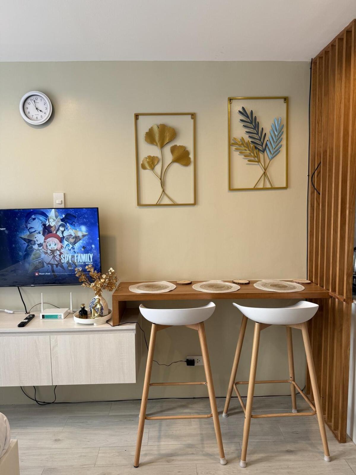 Modern And Cozy Unit With Balcony Near Ayala Center Apartment *