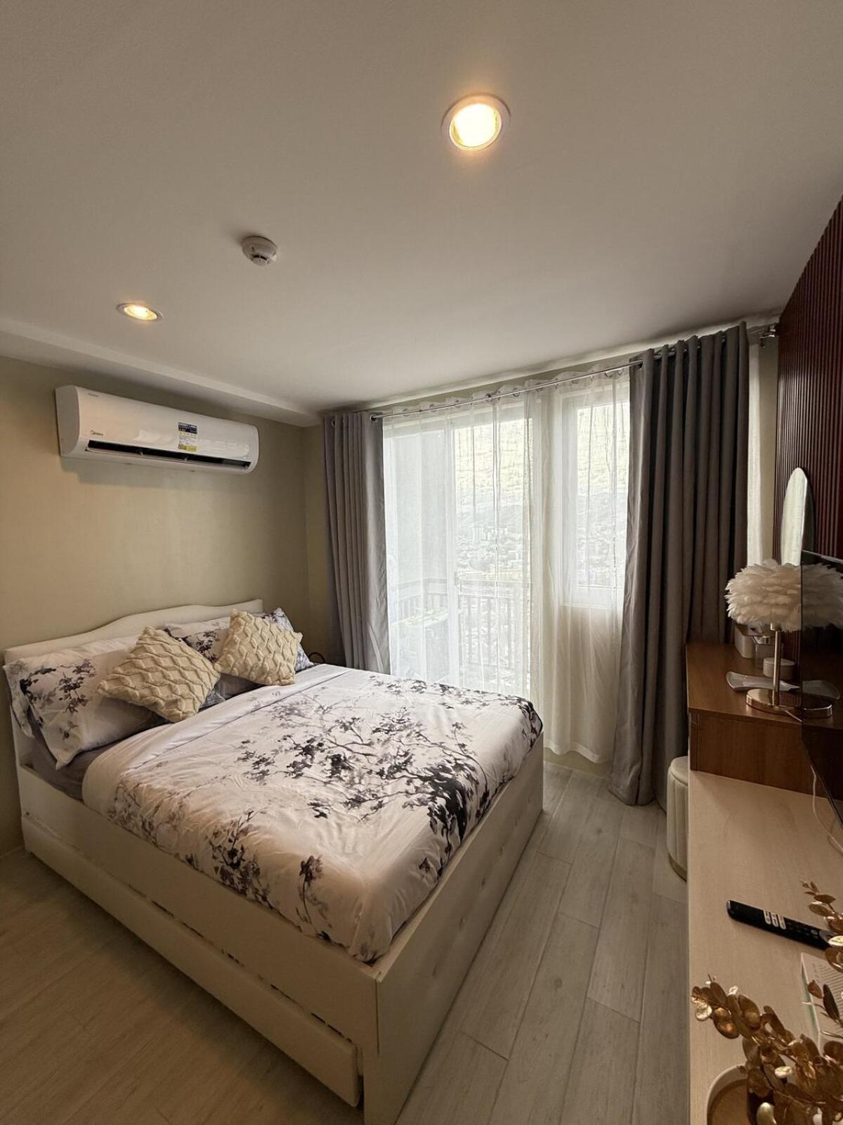 Modern And Cozy Unit With Balcony Near Ayala Center Cebu